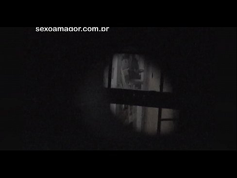 ❤️ Blondie được bí mật quay video bởi một voyeur hàng xóm ẩn sau những viên gạch rỗng Khiêu dâm  ở% vi.shufflesex-com.ru%